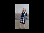 Indlæs og afspil video i gallerivisning Divans kjole efterår sort hvid Bergot
